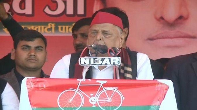 up election 2022: मुलायम सिंह यादव ने करहल में मांगे akhilesh yadav के लिए वोट, भारी मतों से जीताने की कही बात