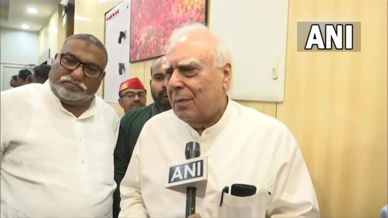 सपा का दामन थामेंगे कपिल सिब्बल? अखिलेश की मौजूदगी में राज्यसभा के लिए भरा नामांकन