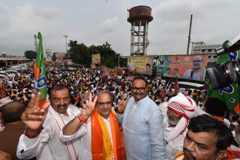 भाजपा प्रदेश अध्‍यक्ष बनने के बाद पहली बार लखनऊ पहुंचे भूपेंद्र सिंह चौधरी, सीएम योगी और दोनों डिप्टी सीएम ने किया स्वागत