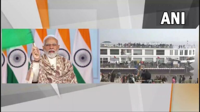 प्रधानमंत्री नरेन्द्र मोदी ने वाराणसी में टेंट सिटी का किया उदघाटन