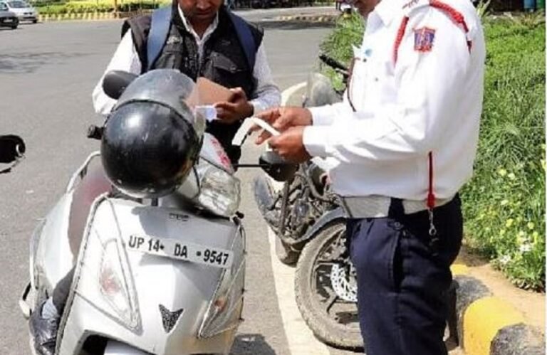 नोएडा में यातायात नियमों के उल्लंघन पर नवंबर में 2.51 लाख से अधिक ई-चालान काटे