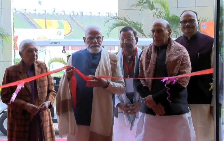 प्रधानमंत्री नरेन्‍द्र मोदी ने लखनऊ में स्‍थापित राष्ट्र प्रेरणा स्थल देश को किया समर्पित